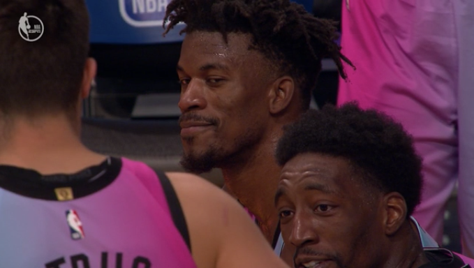 BleacherReport's tweet photo. Jimmy and the Heat hold off the Lakers in primetime https://t.co/0fqaMgH4yd