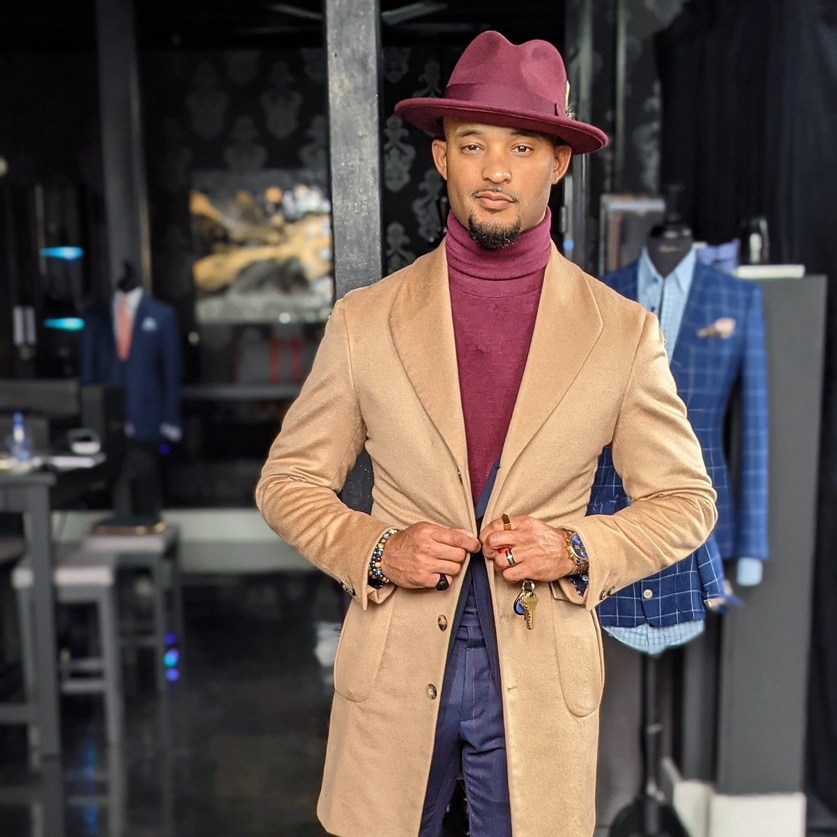 Bespokuture's tweet photo. Dress up, even on your off day! The effort and style are always appreciated.. and you never know what opportunities lies ahead. Featuring: #bespoke cashmere topcoat with diamond lapel.

#bespokuture #bespoketailoring #bossstatus #customsuitsatlanta https://t.co/SuBJhJVJ9R