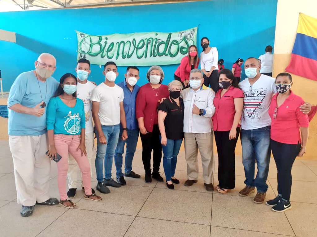 DivisionEAJPA's tweet photo. #Zulia CONGRESO BICENTENARIO DE LOS PUEBLOS #CapituloZulia Sector EDUCACION @NicolasMaduro @psuvaristobuIo @MPPEDUCACION @OmarPrietoGob @DamelisChavez @yamilysuarez @Ibarrarafael600 https://t.co/yaqPtOG5pi