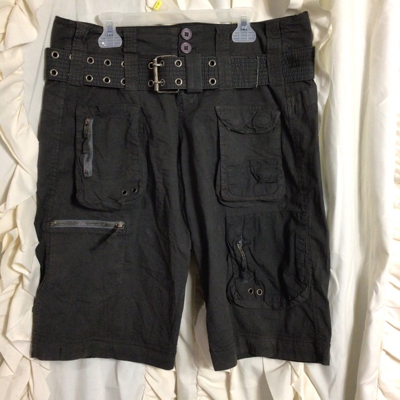 2turntdevyn's tweet image. So good I had to share! Check out all the items I'm loving on @Poshmarkapp from @WallacemomJaime #poshmark #fashion #style #shopmycloset #hm #starter #johnnywas: posh.mk/Dph0Zge22db