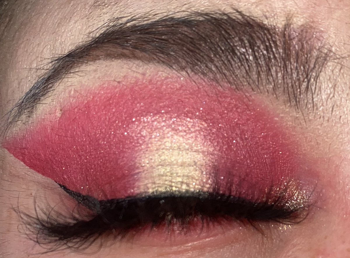 Did this look using the #BLOODSUGAR palette

<a href="/JeffreeStar/">Jeffree Star</a> please notice me 🥺❤️