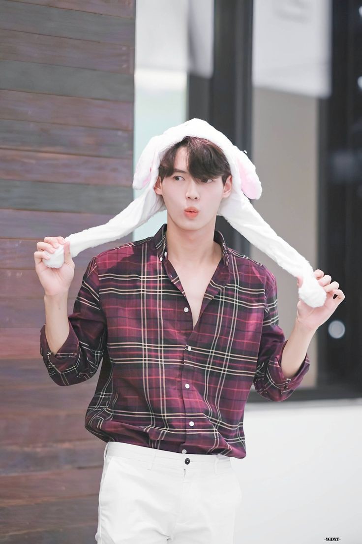 Inthupha2's tweet image. H.B.D naka p'win 
ขอให้พี่วินมีความสุขมากๆเป็นรอยยิ้มของทุกคนเเบบนี้ตลอดไปเลยนะคะ 
วันนี้ก็22เเล้ว ผ่านไปไวจัง 
คิดถึงคั่นกูเนาะ😂  ปีที่เเล้วพี่วินเก่งมากเลยนะ โดนว่า ตัวใหญ่เล่นไม่เหมาะเเต่ พี่วินก็ลดน้ำหนักเพื่อเรื่องคั่นกู พี่วินสุดยอดไปเลยคะ👍🏼 ใบตองรักพี่วินนะ😊
#winmetawin