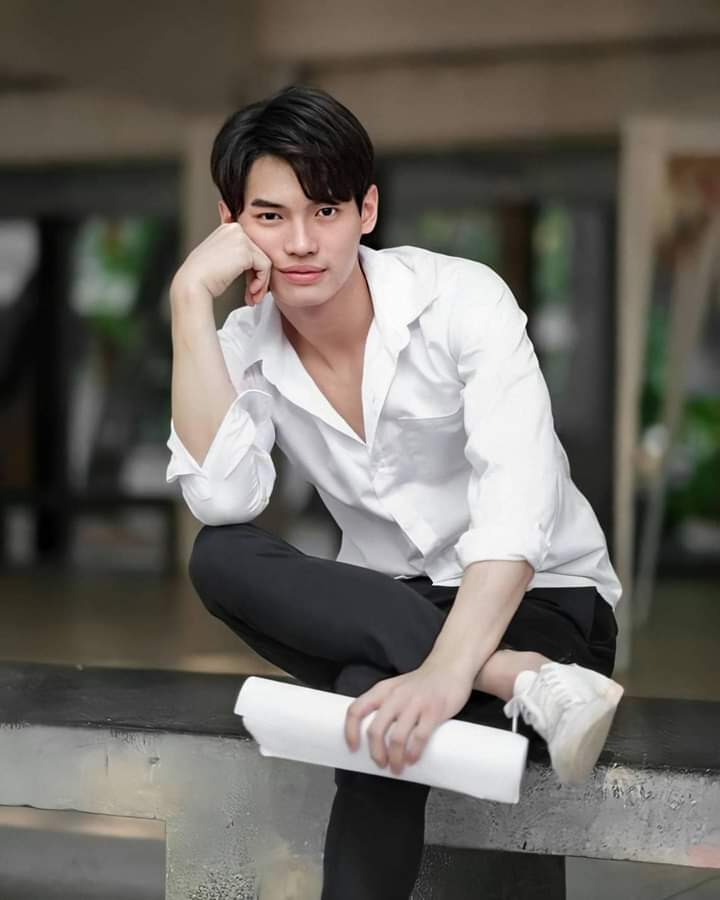 Inthupha2's tweet image. H.B.D naka p'win 
ขอให้พี่วินมีความสุขมากๆเป็นรอยยิ้มของทุกคนเเบบนี้ตลอดไปเลยนะคะ 
วันนี้ก็22เเล้ว ผ่านไปไวจัง 
คิดถึงคั่นกูเนาะ😂  ปีที่เเล้วพี่วินเก่งมากเลยนะ โดนว่า ตัวใหญ่เล่นไม่เหมาะเเต่ พี่วินก็ลดน้ำหนักเพื่อเรื่องคั่นกู พี่วินสุดยอดไปเลยคะ👍🏼 ใบตองรักพี่วินนะ😊
#winmetawin