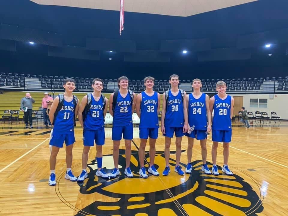 Man it brought tears to my eyes 🏀🏀 seeing my boys I had back in middle school compete in my hometown Italy tx tonight ! They put on a show and it was a very proud moment for me we were 25-1 as a middle school squad and it’s amazing to see it paying off for them as varsity kids