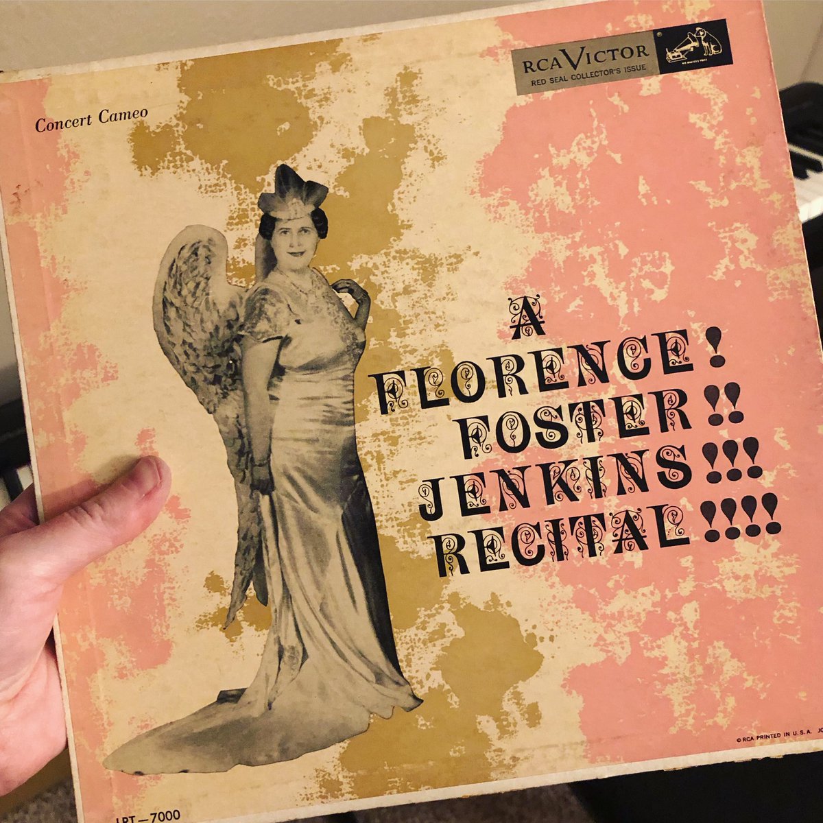 Found in a box of vinyl I was given today. Now, to acquire a turntable...

#florencefosterjenkins #opera #fundiscovery