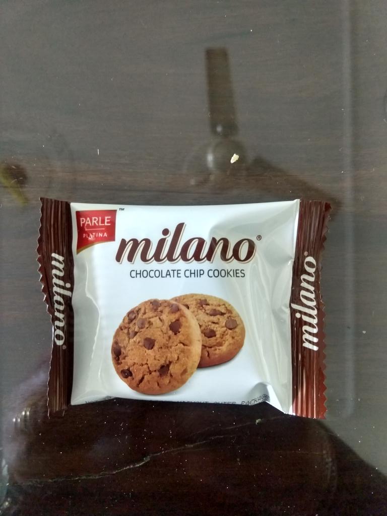 arijit_malakar's tweet photo. @ParleFamily I love the biscuits but each time I eat one the amount of plastic waste I end up adding to the system pains me, one main reason We as a family are moving away from such products. cant you think of some eco friendly packaging? #pollution #plasticpollution https://t.co/3ZJ8oLn1J7