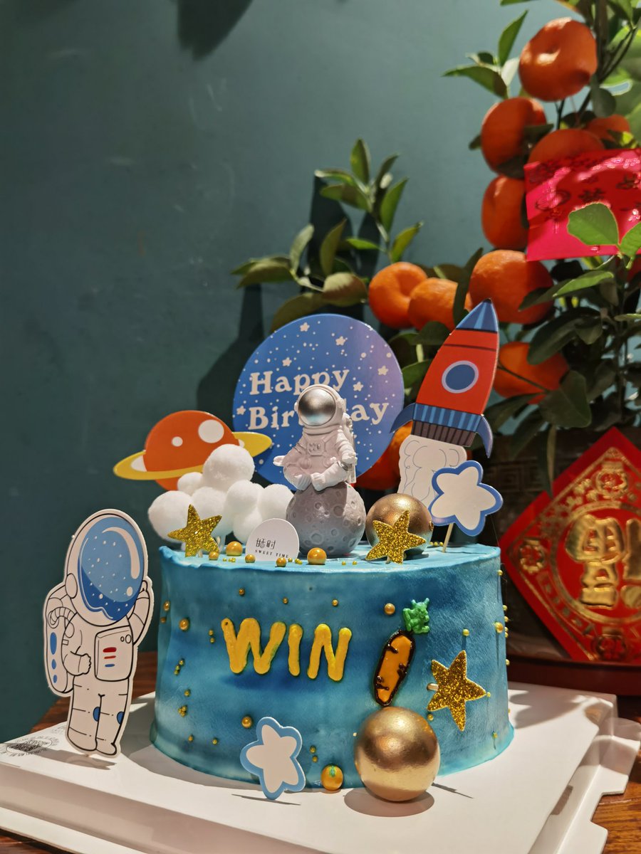 MoeJacwuvWMG's tweet photo. Happy Birthday to my P’Win @winmetawin 
#Double2YrsOfWIN https://t.co/PANTz5MIHs