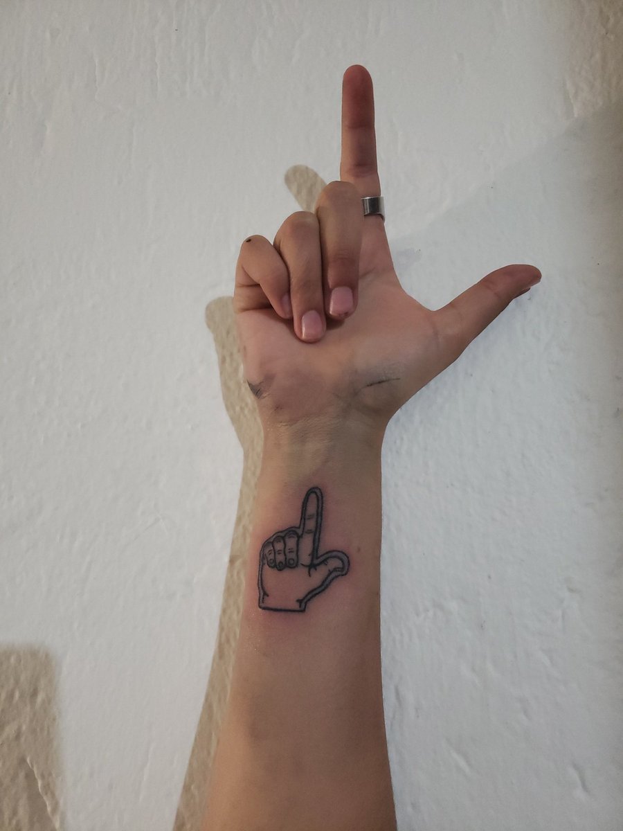 ClaudiaESolis's tweet photo. Don't be sad go get a tattoo pt. 2 https://t.co/GImcCHD9Uj