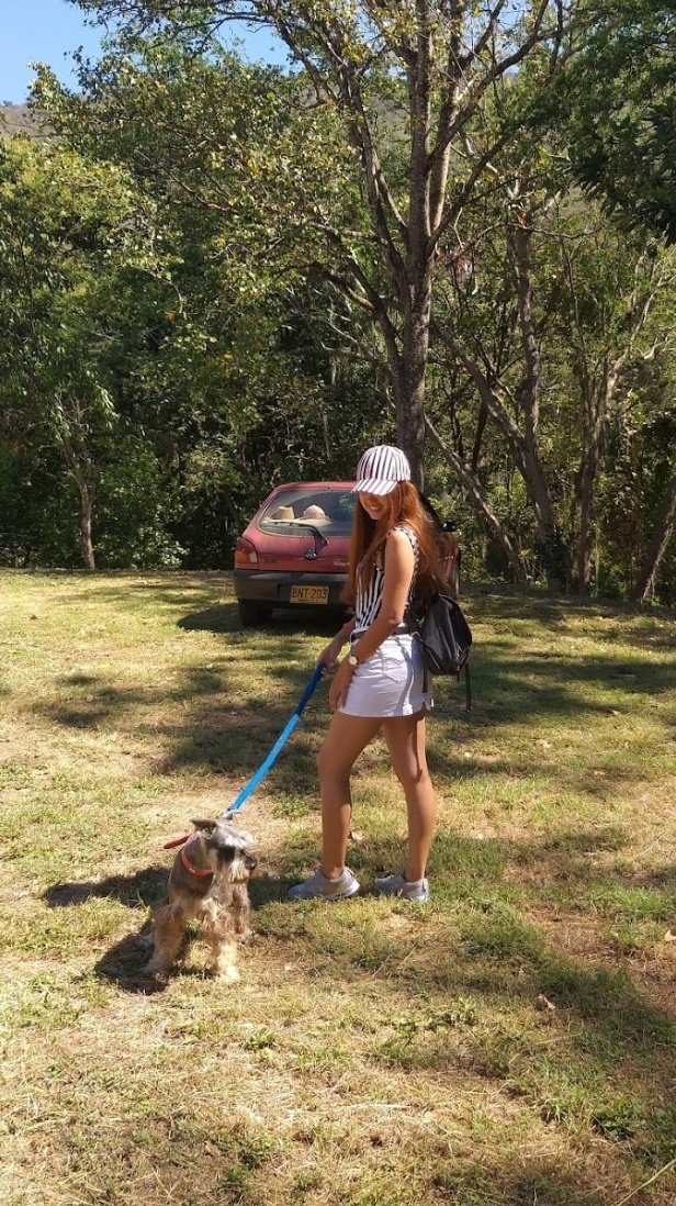angiesuarez99's tweet photo. Devuelvanme a esos días con mi peludito🥺🐾 miss you! https://t.co/F4KAa6FPRK