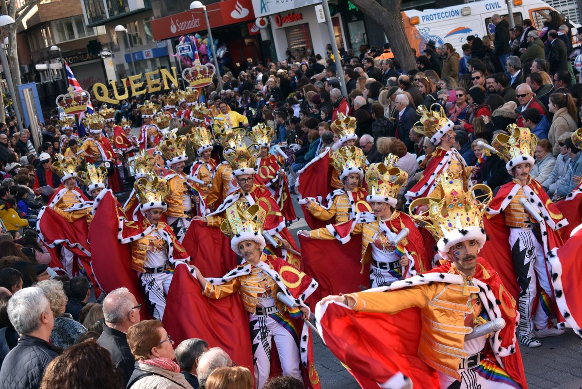 AYTO_CIUDADREAL's tweet photo. Otros años a estas horas decenas de miles de personas estarían disfrutando del Gran Desfile de Carrozas y Comparsas del Domingo de Piñata por las calles de Ciudad Real.
Este año debido a la pandemia no puede realizarse. https://t.co/y9joMwkZDa