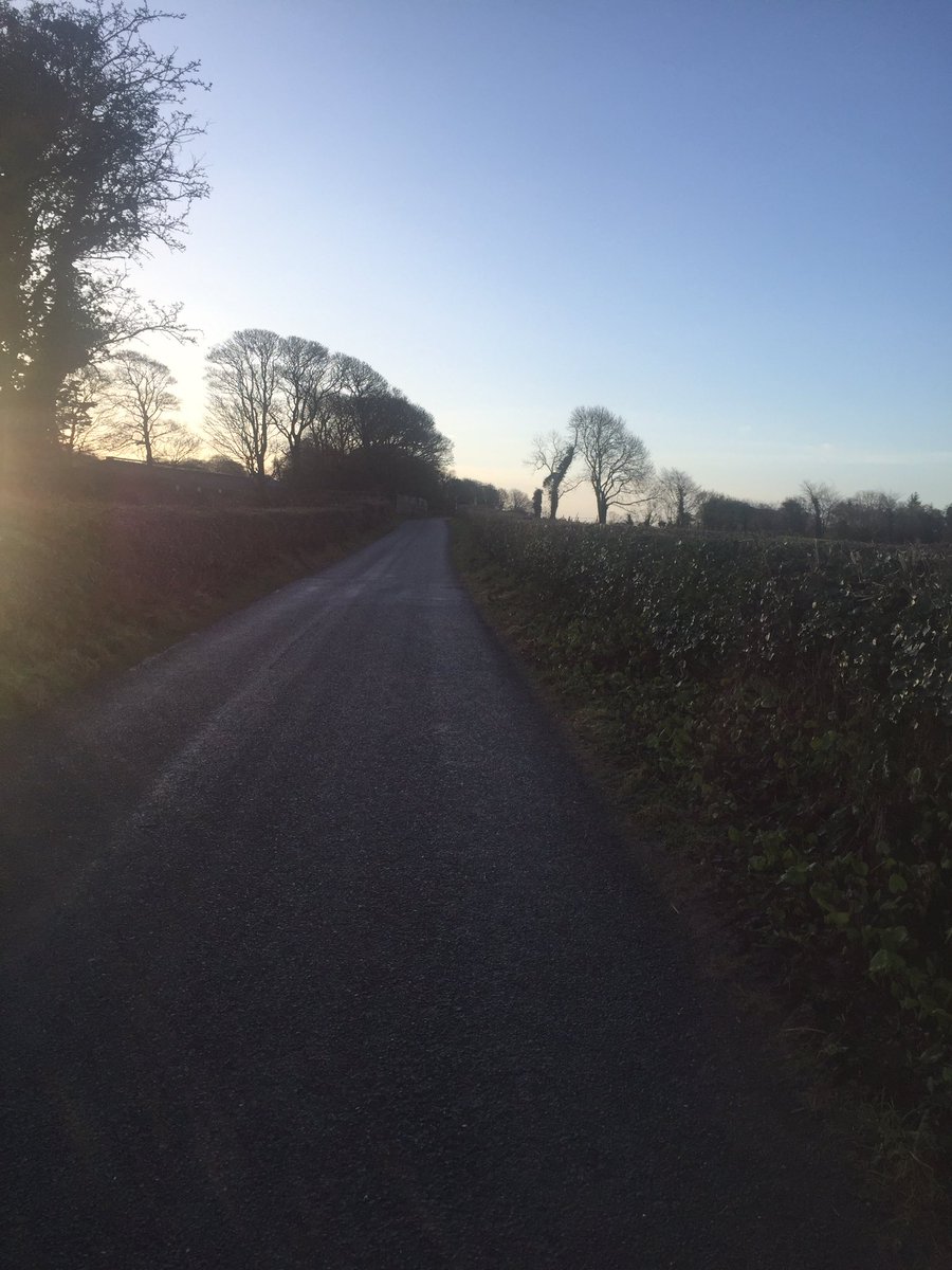 jackiemcguin's tweet photo. Day 52/ 783 of #100daysofwalking #800daysofwalking Glorious sunshine โ๏ธ here in Sligo. So lovely to be able to enjoy the beauty of the townโs surroundings #GetMercyMoving #walkingthroughthecrisis https://t.co/kEIXi52cs7