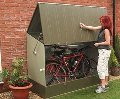 SpokesLothian's tweet photo. #GardenShed #BikeShed
Dear @MathesonMichael
😍Thanks for changing the law!
😍Here's a family who will now🚲more as a result of the change
https://t.co/GU8I00M5L6
🤔Next, please act speedily on your #TrafficOrders review: the present system is delaying safer 🚲🦽🚶♀️facilities https://t.co/pSnlLmyNfN