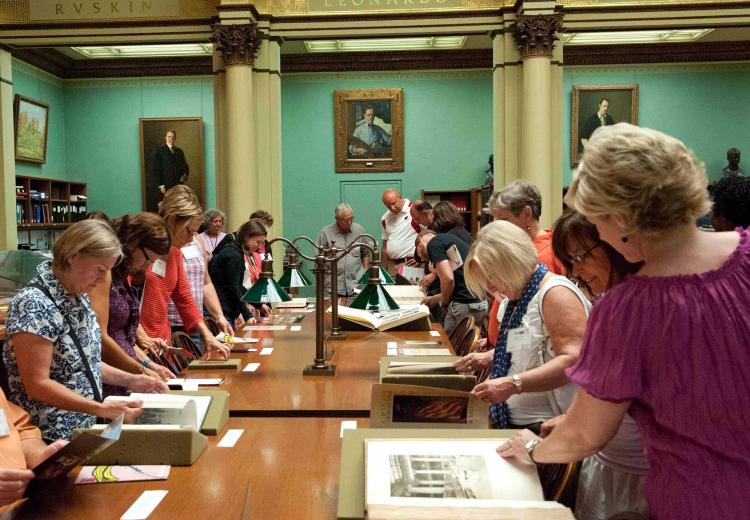 Only a few days left to apply to attend one of our 40+ <a href="/NEH_Education/">NEH Education</a> #summer2021 teacher institutes. 

Applications for all programs close on March 1st.

For a complete list, go to👇
👉 edsitement.neh.gov

#teachertwitter #NEHgrant #distancelearning