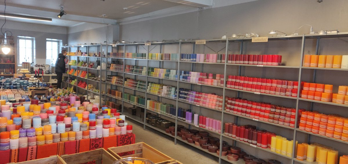 VilleNiittynen's tweet photo. Buying handmade candles for #Lent and Eastern.
#Fiskars #Desico https://t.co/Y9b1kOga8X