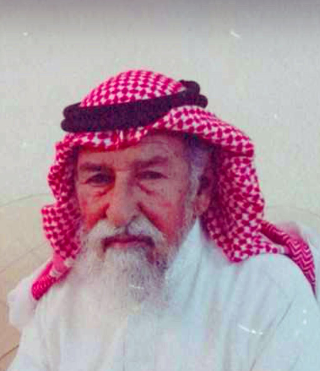 TathleethCity's tweet photo. يرقد الشيخ / حسن بن عبدالعزيز بن شويمان آل سعد في مستشفى دار الحياة بخميس مشيط بعد تعرضه لجلطة في الرأس ونرجو من الله له الشفاء وقبل أن ينقله أبنائه من تثليث 
راجع مستشفى تثليث ولم يتلقى الرعاية والعلاج المطلوب حيث أعطاه الطبيب أسبرين وأمر بأخراجه للمنزل ولم يشخص تشخيص صحيح ولم https://t.co/f1hVW1IHVs