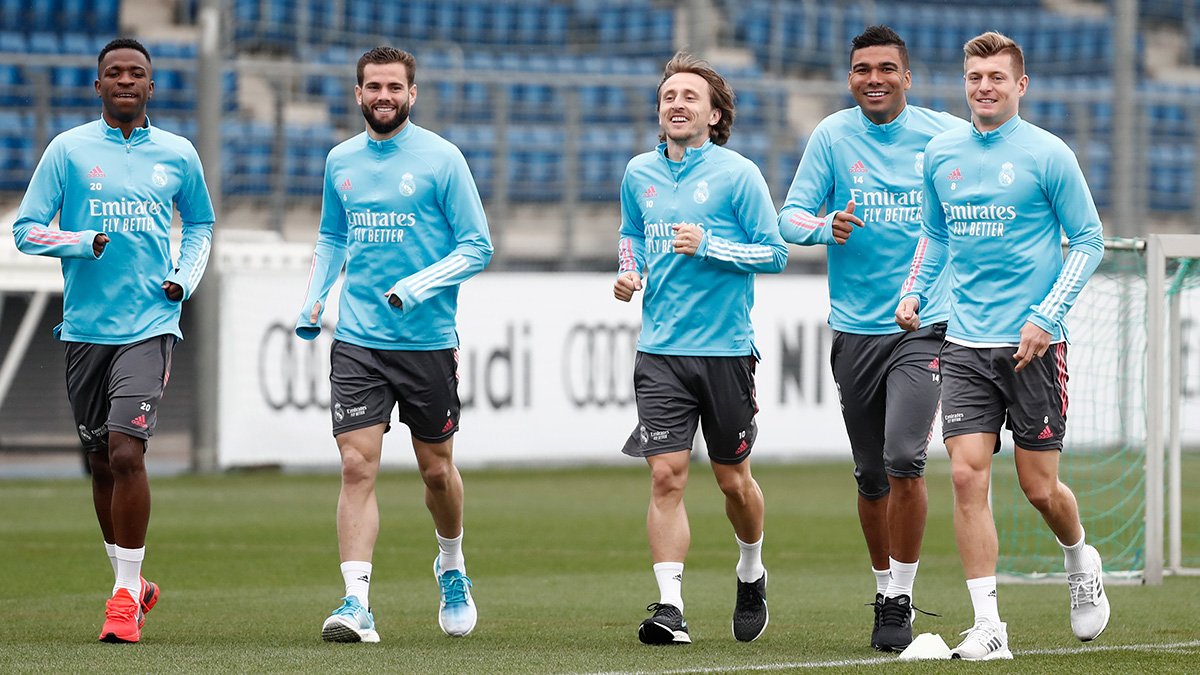 Vinícius, Nacho, Modric, Varane y Kroos, en la sesión del Real Madrid (Foto: RM).