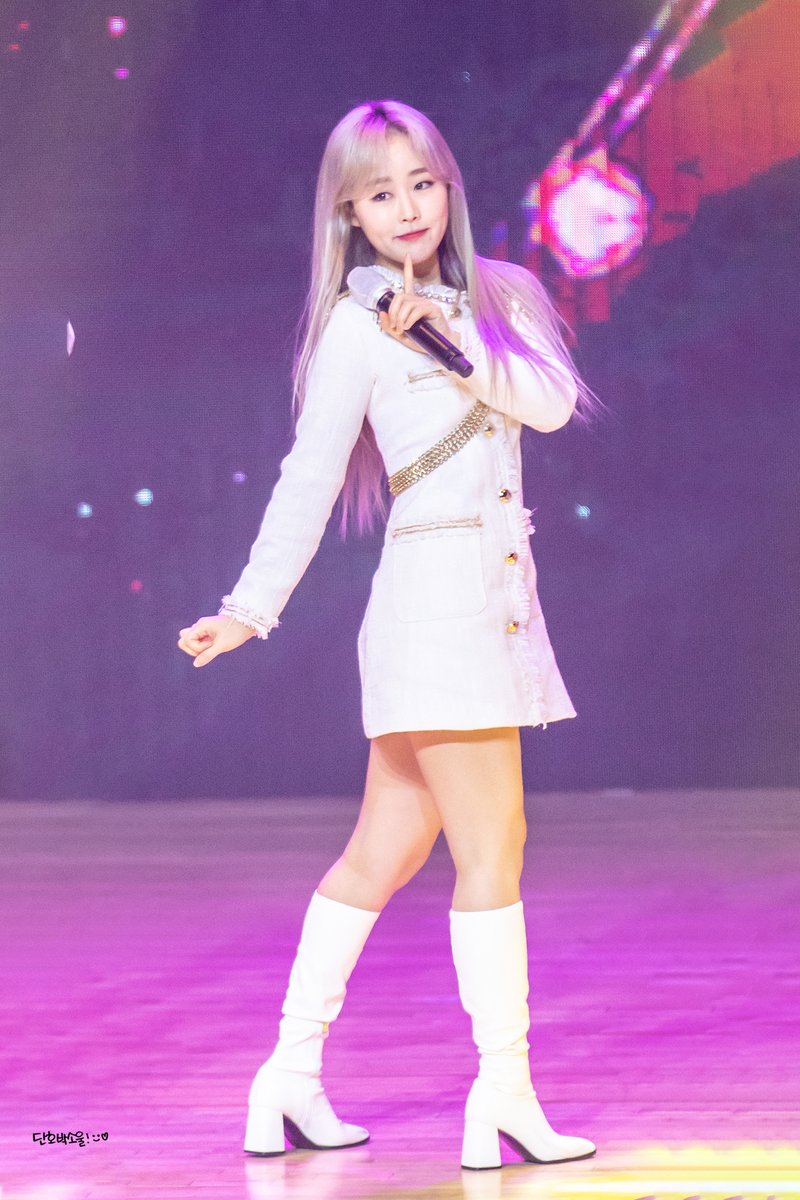 210219 러블리즈 베이비소울

우리 소울이 너므이뻐ㅜㅜㅜㅜ
으허어우뮤ㅠㅠㅠ 소우라ㅏㅏㅏ

#러블리즈 #Lovelyz #이수정 #베이비소울 #babysoul #목종이 #벱솔 #ベイビーソウル