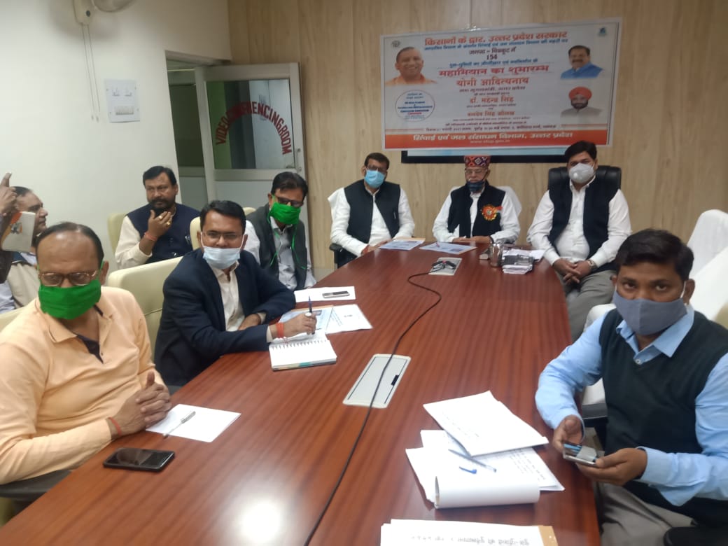 किसानों के द्वार उत्तर प्रदेश सरकार जल शक्ति विभाग के अंतर्गत सिंचाई एवं जल संसाधन विभाग की नहरों के पूरे प्रदेश के 25050पुल पुलिया का जीर्णोद्धार एवं नव निर्माण के महाअभियान का शुभारंभ मा० मुख्यमंत्री जी उ०प्र० सरकार के कर कमलों द्वारा वीडियो कॉन्फ्रेंसिंग के माध्यम से किया गया।