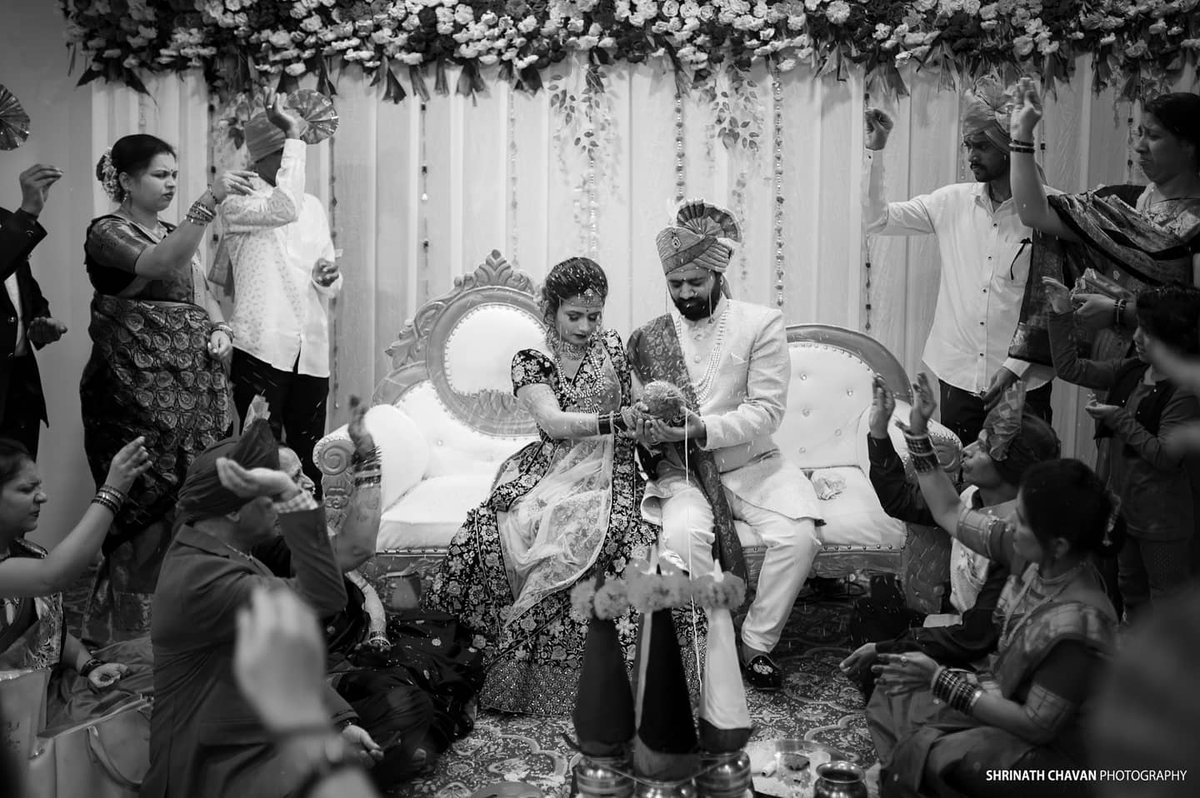 shrinathychavan's tweet photo. Blessings....❤️ !
.
Plan and Book your Wedding / Prewedding session with us !
📲 +91 9420005224
📧 info@shrinathchavan.com
.
. @NikonIndia #weddingphotography #indianwedding #nikonz6 #wedding #capturetomorrow #iamnikon #shrinathchavanphotography https://t.co/u107npIP1j