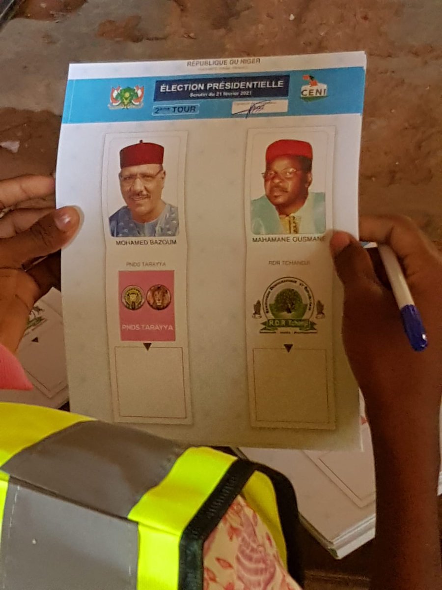dueniger's tweet photo. #Niger Élections présidentielles deuxième tour. Bonne chance aux candidats @mohamedbazoum et @MahamnOusmane https://t.co/UMnLLNSncg