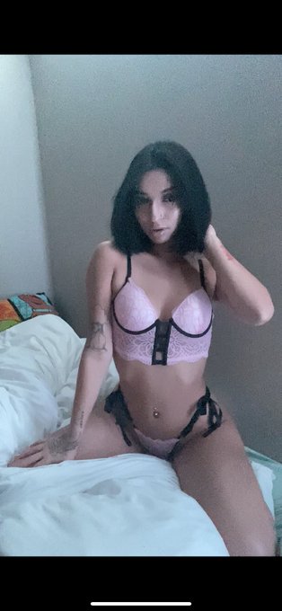 Hey baby my onlyfans is free right now 🤪 cum hang out with me link in bio https://t.co/TdnnvA7X1A<a href="/tag/linkinbio"class="tags"><span>#linkinbio</span></a><a href="/tag/onlyfans"class="tags"><span>#onlyfans</span></a>