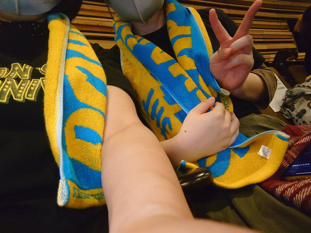 neko_ronko's tweet photo. もうすぐはじまる！
#スキマの千秋楽だよ全員集合 
#みんなで千秋楽 
#娘ちゃんとスキマスイッチ
#スキマスイッチ最高
#熊本最高 https://t.co/xtWPLARbGX