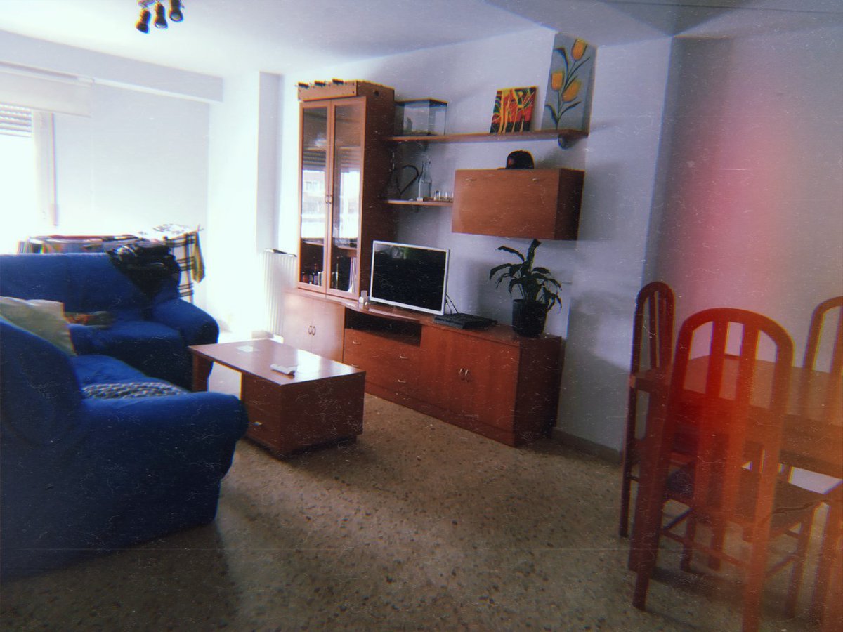 IrethyKat's tweet photo. Porfa Twitter, necesito ayuda. En 3 meses, ya han pasado 2 compis de piso, pero por el Covid, no hay manera de que puedan quedarse. Ya nos hemos quedado sin opción para marzo. Somos 2 chicas, 1 chico y 1 gata. Piso lgtbi, luminoso, amplio y céntrico en Lleida. ¡200���/mes! https://t.co/efTgy2BRQu