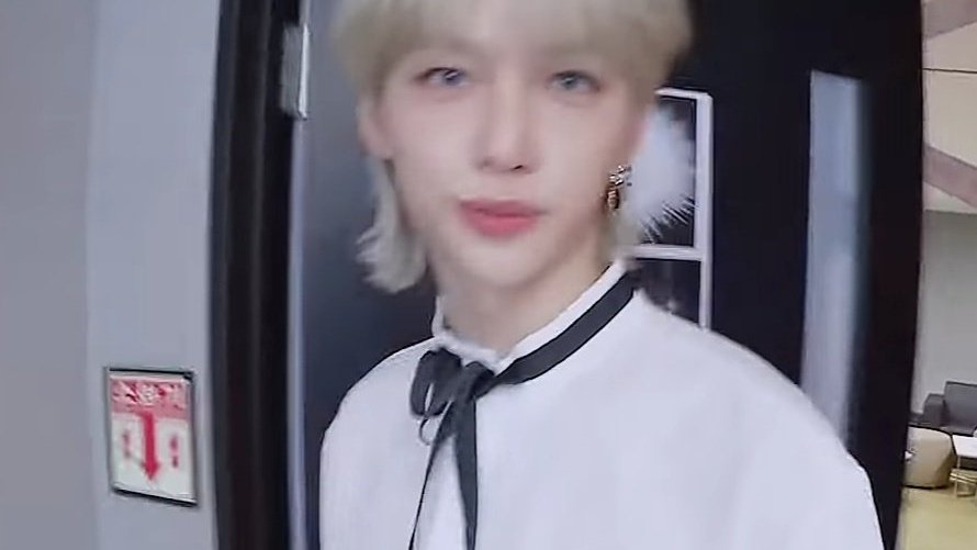 𝐅𝐞 tweet media