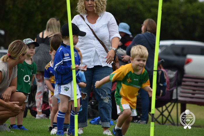 The kids were running back into it this morning at training, with plenty then heading off to cheer on the big boys and girls at the Pearses 7s. Lots more photos across on facebook.com/KidsGAAMelbour… #IrishAustralian #KidsGAA #greattobeback