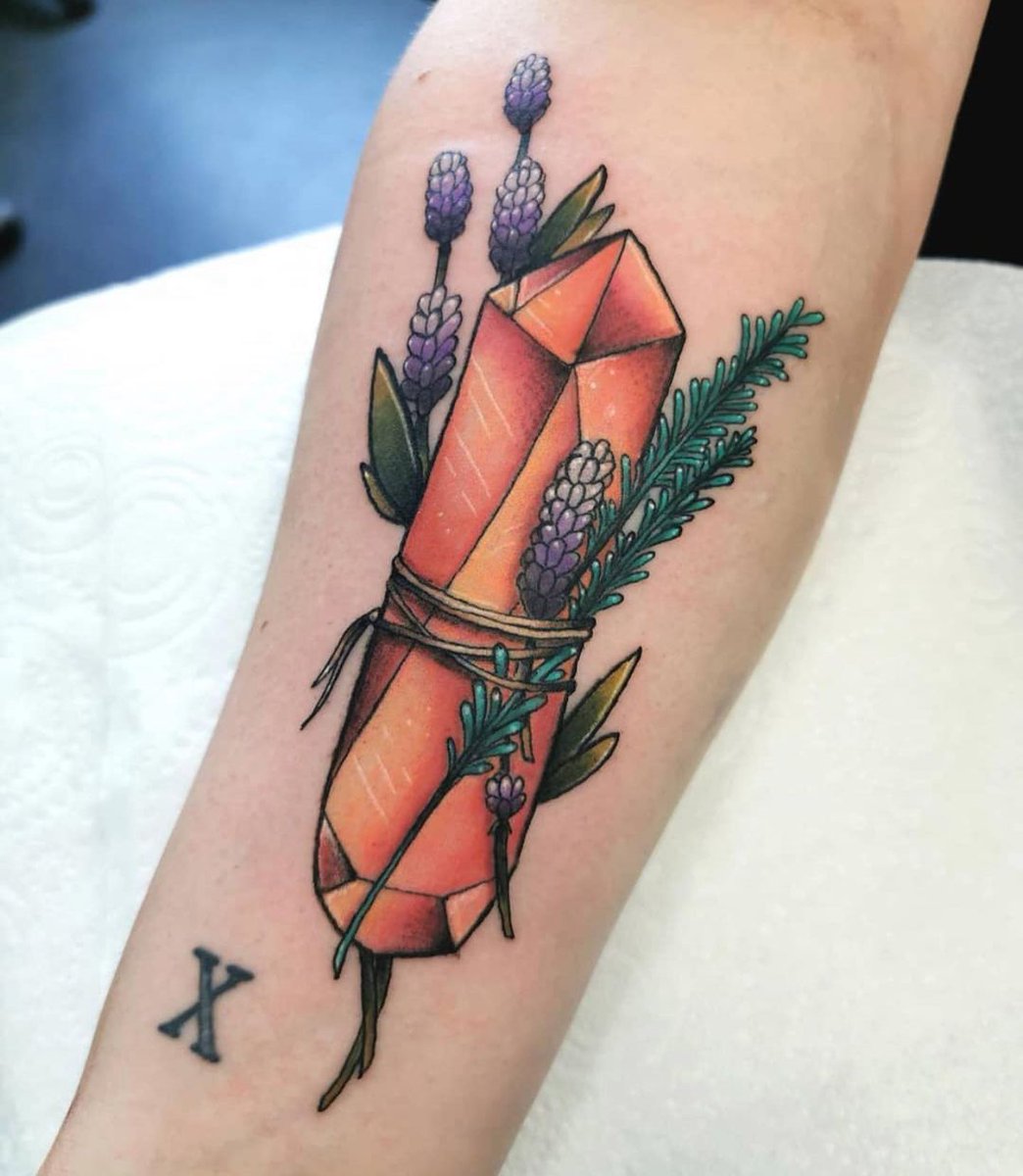 MagnumTattoo's tweet photo. Cute crystal and flower by Lily J Green using #magnumtattoosupplies 🌿💖
.
.
#crystaltattoo #floraltattoo #magictattoo #mystictattoo #witchytattoo #lavendertattoo #ladytattooers #tattoosnob
.
.
https://t.co/ERr8JZClhJ https://t.co/erIM06nk83