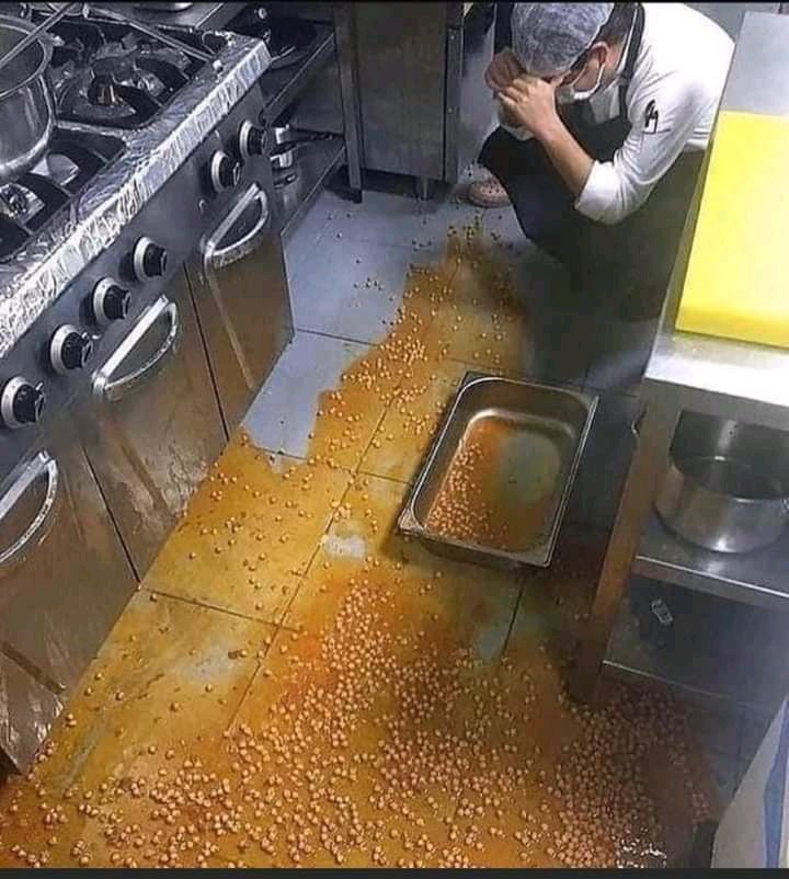 mchifoz's tweet image. The other team e dubile motshelo kakwa
😂😂😂😂😂🙆‍♂️😂
#StreetlyLoaded 
#TeamSlax