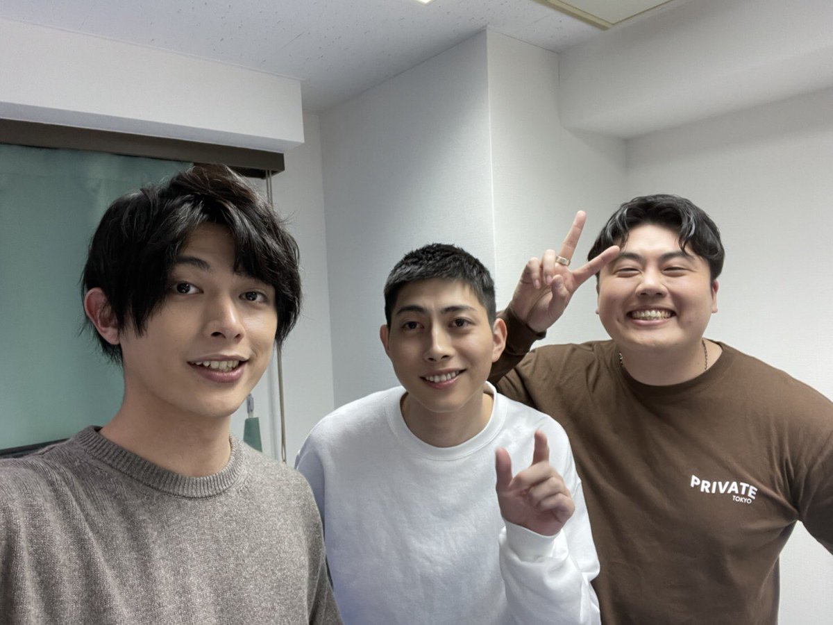 smirenofficial's tweet image. こんばんわ🌝
イケ家！ @PLATTO_jp さん朗読劇ご覧いただいた皆さまありがとうございました！
楽しんでいただけましたでしょうか？
明日は夜にオンラインイベントと2月28日にイケ家！のラストイベントがあります。最後まで全力で楽しんでいきましょう✊🏻
ありがとうございました☺️
#platto