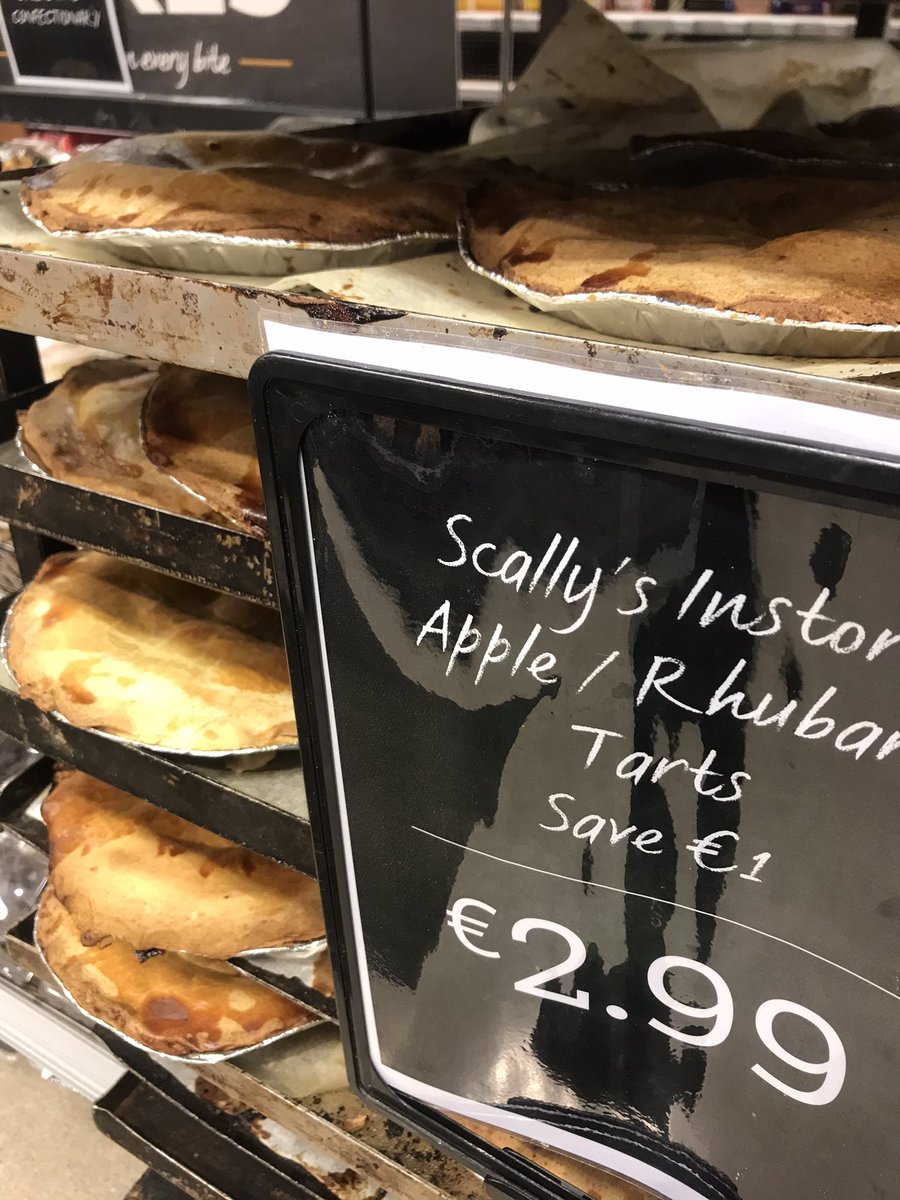 ScallyBlackrock's tweet image. Sunday offers running today 

Large Rotisserie Cooked Chicken just €5 

454gr Cooked honey glazed bacon joint €5

Freshly prepared in store Swissroll
Half price €3.45

Freshly baked in store Apple tart 
Just €2.99