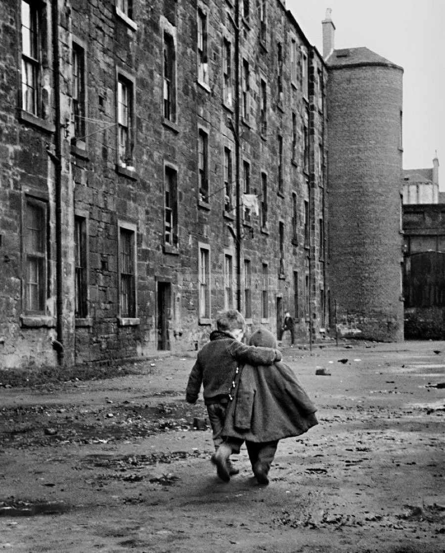 ellelaurens's tweet image. “ In a world where you can be anything, be kind.”

David Peat.