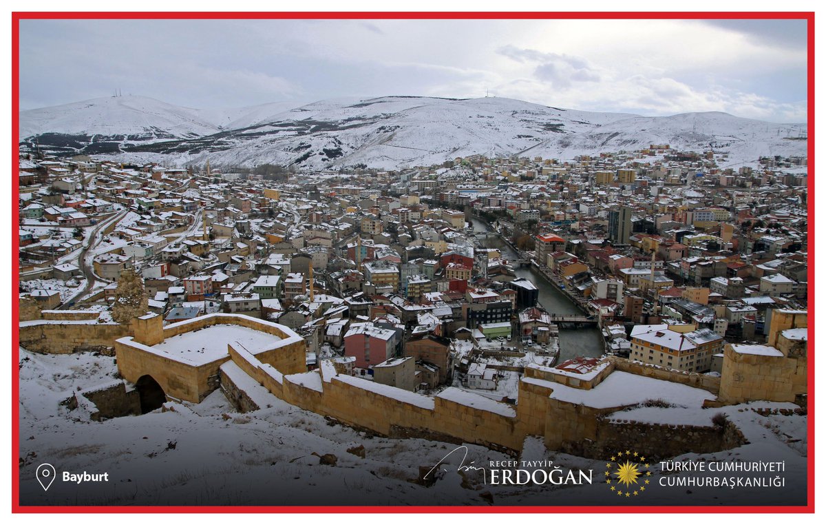 Türkiye Cumhuriyeti Cumhurbaşkanlığı olarak Bayburt’un düşman işgalinden kurtuluş yıl dönümünü kutluyoruz. 

Kahraman şehit ve gazilerimizi rahmet ve minnetle anıyor, tüm Bayburtlu vatandaşlarımıza saygılarımızı sunuyoruz.