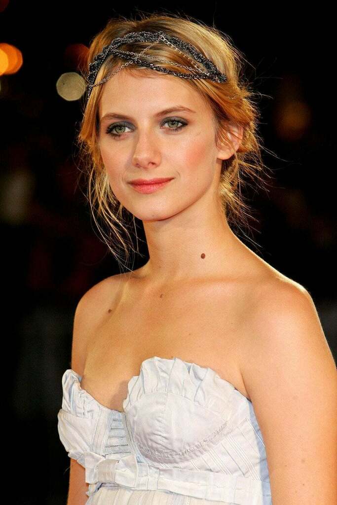 Happy Birthday Melanie Laurent. 