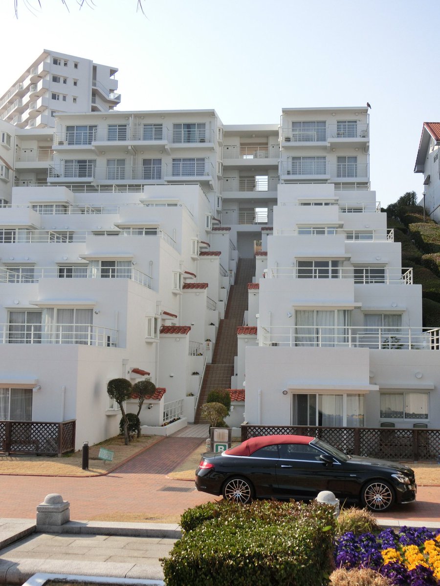 石川ゆうき 南知多町にそびえ立つ高層建築物の正体は 海陽系ウォーターフロントリゾート施設チッタ ナポリのナポリタワーです 階段状のテラスハウスはかなりインパクトがありました 改めてバブル期の凄さを思い知らされます 石川ゆうき 南知多町にそびえ立つ高層建築物の正体は 海陽系ウォーターフロントリゾート施設チッタ ナポリのナポリタワーです 階段状のテラスハウスはかなりインパクトがありました 改めてバブル期の凄さを思い知らされます