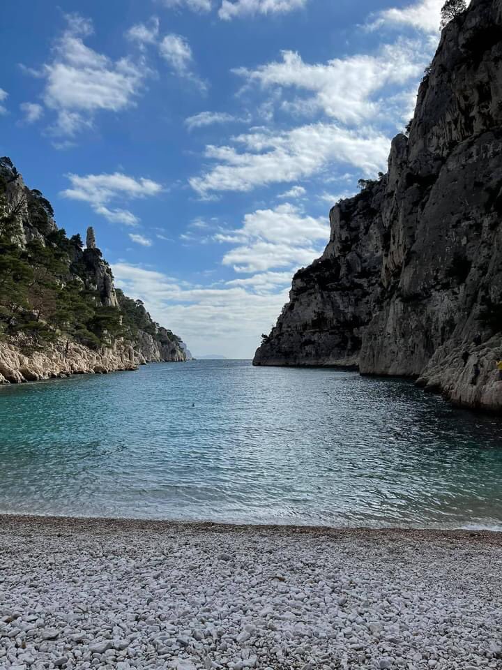 infosdu13's tweet photo. Bon dimanche ensoleillé ☀️ à tous ! Ici #calanques #cassis @VilledeCassis @marseille #pinede #randonnee #marseille #regionsud #provence @MyProvenCulture https://t.co/2lm265c5vX