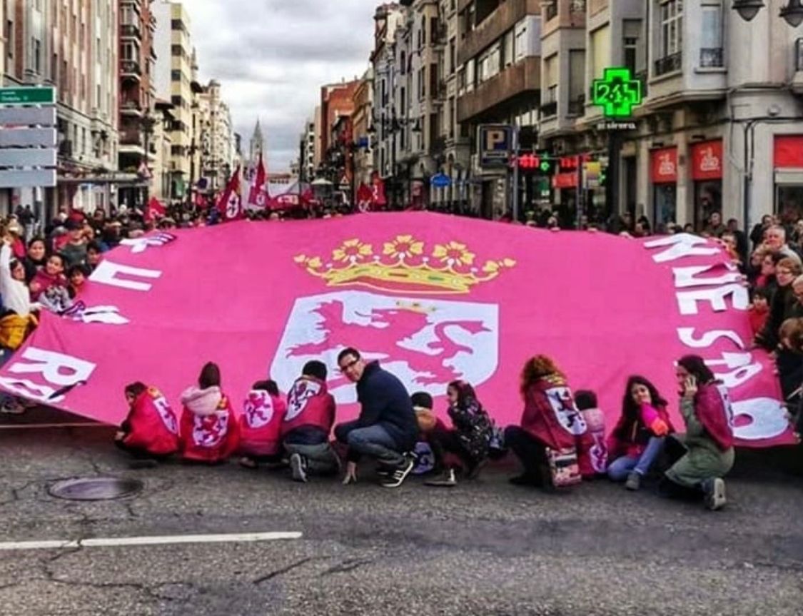 Nuestra gran Bandera #RegiónLeonesaYA