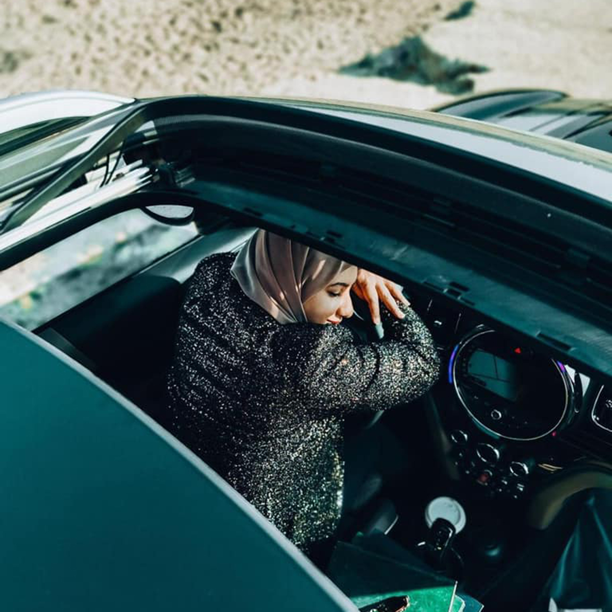 Slow Sundays under the sunroof, what MINI weekend dreams are made of.