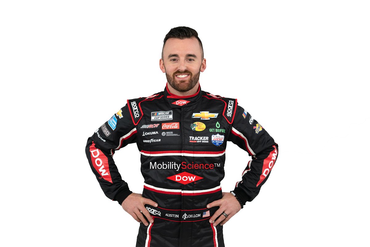 DowSports's tweet image. After 8 years of collaboration with @RCRracing engineers, our goal remains the same: make the No. 3 car as fast and as safe as possible. Check out the No. 3 Dow MobilityScience™ Chevrolet Camaro ZL1 1LE today as @austindillon3 takes on #DaytonaRoadCourse! #NASCAR