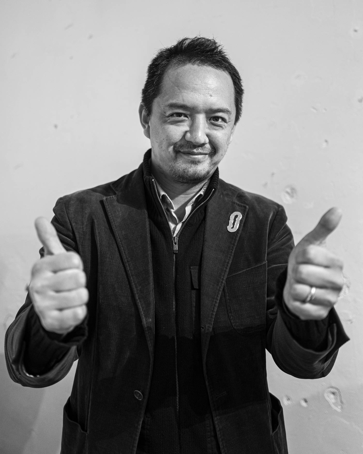 光嶋裕介 つくるをひらく 発売中 森岡さんとクラブハウスでスキンヘッドトークで盛り上がり かつ この1週間よく一緒に写真を撮ったので めちゃ沢山画像があり 勝手にコラージュしてみたら俺がサッカー元日本代表の小野伸二に似てることが判明した