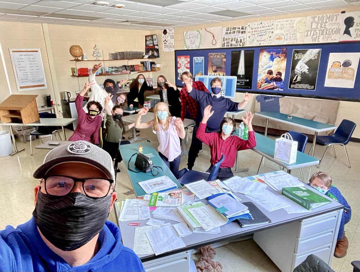 Go Green! Go White! Go Speak! WLW had an incredible day at the 4th Annual Sparatanvitational. Out of 22 entries, 13 broke to semis and 8 broke to finals! Congratulations to Sophia Burkmyre for winning the Hannah Stoloff Legacy Award!