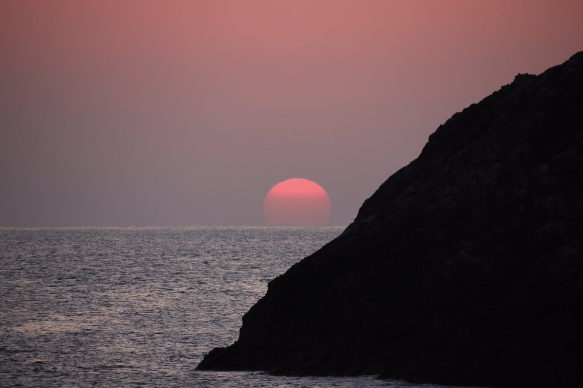 オレンジ色の太陽