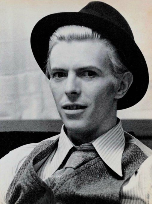 Davidbowiebotさんのイラストまとめ 2ページ目