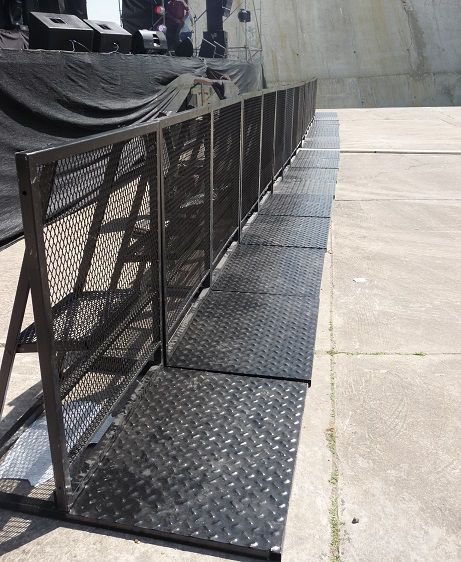 Rt si echas de menos la sensación de la primera fila 🎸 #azkenarockfestival