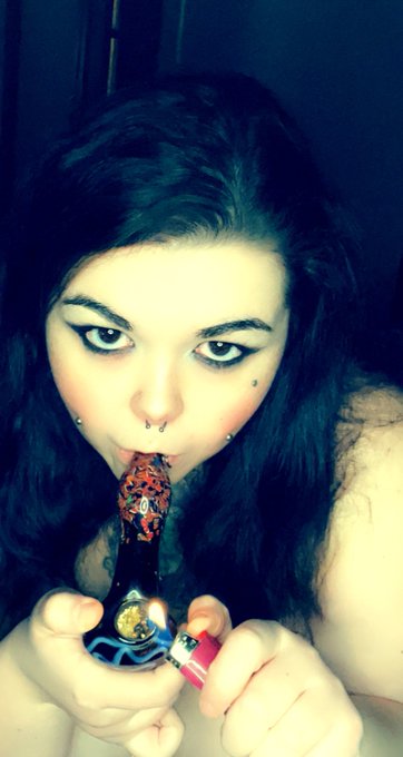 Do #stoner #girls turn you on? That&rsquo;s why I #love to #smoke topless. 🥵🥵 #ouid #smoker #of #weed #Burn_It<a href="/tag/stoner"class="tags">#stoner</a><a href="/tag/girls"class="tags">#girls</a><a href="/tag/love"class="tags">#love</a><a href="/tag/snapchat"class="tags"><span>#snapchat</span></a><a href="/tag/smoke"class="tags"><span>#smoke</span></a><a href="/tag/bbw"class="tags"><span>#bbw</span></a><a href="/tag/glass"class="tags"><span>#glass</span></a><a href="/tag/weed"class="tags"><span>#weed</span></a><a href="/tag/bowl"class="tags"><span>#bowl</span></a><a href="/tag/pawg"class="tags"><span>#pawg</span></a>