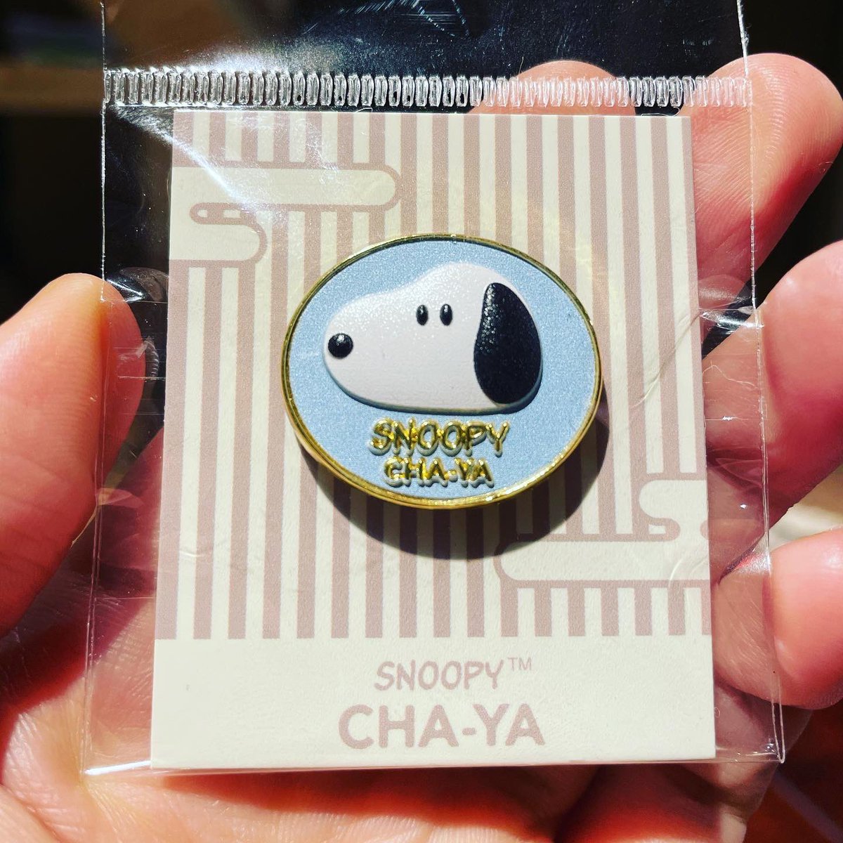 吉田能 Takashi Yoshida 当然 スヌーピー茶屋にも寄りました 茶屋で売ってるスヌーピー饅頭をモチーフにしたピンバッジが可愛かったので購入 あと 買うか悩んで一旦保留にしましたがガマ口バッグが超可愛い
