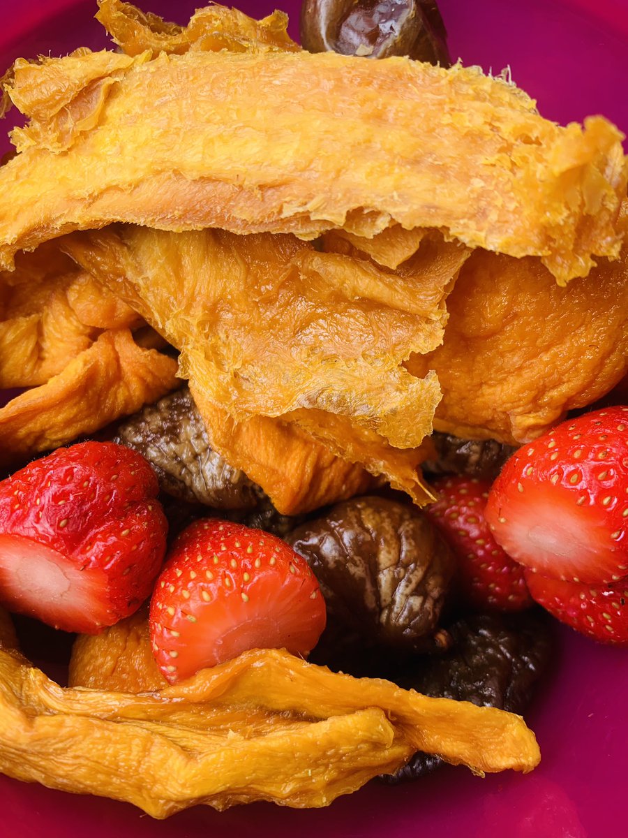 _MmaMotse_'s tweet image. E re re santse reble emetse... 
#TeamSlax 🥳🥳🥳
#StreetlyLoaded