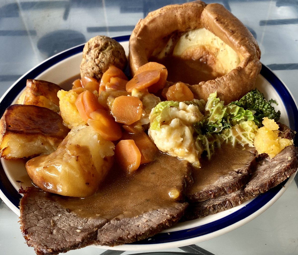 Perfect Sunday ☀️ sun shining 😎horses ridden, dog walked and picked up a cheeky roast Beef takeaway on the way home 👍 Now to watch a bit of racing #Newbury #horses #dressage #eventing Facebook.com/mshdressage